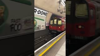 Train spotting. 1996 stock leaving chariton cross #train #tube #london #trainspotting