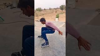 स्केटिंग शूज से गिर गया#abubakarskater#youtubeshorts #foryourpage#sketing#stunt#omg #shortsvideovir