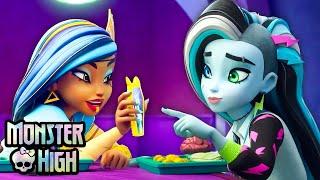 Cleo Discovers Monster High’s New Obsession!  | Monster High