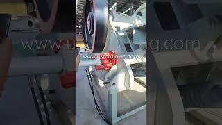 How to adjust the C106 jaw crusher discharge opening？