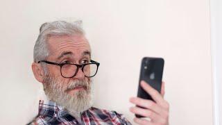 The iPhone Is Perfect For Old People | How To Use Assistive Access