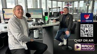 Radio Frankfurt - Chef on Air Moderator Raoul Helmer im Gespräch mit Mario Hintermayer