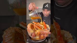 Slow Cooker Seafood Boil  and here’s how to do it!  #seafoodboil #seafood#slowcookerrecipes