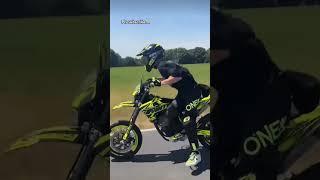 motor stunts #motorcycle #motors #wheelie #fluo #helmet