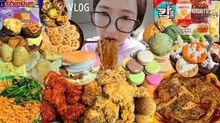 SUB)먹방)마라탕 맘스터치간장마늘&알룰로스치킨+치즈볼 칼빔면 꿔바로우 브라우니 스콘 밀카초코무 마가렛트 호떡만두 마카롱 다쿠아즈 마시멜로쿠키 화이트갈릭버거 VLOG MUKBANG