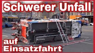 FEUERWEHR UMGEKIPPT️Löschfahrzeug verunglückt auf Einsatzfahrt️Tram kracht in Leipziger HLF