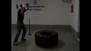 Sledge-Hammer-Tire-Workout + Sport-Schmoll + Personaltraining München + Functional Fitness