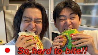 Japanese Try Pancit Canton for the First Time! (Filipino Food)