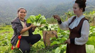 Smiles for my dear customers. sell vegetables