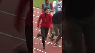 Royal THROWBACK: Kate vs. Will vs. Harry on the running track!