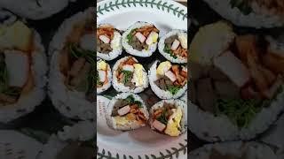화요일 아침입니다. 배깍뚜기 우엉어묵김밥 만들기 2월 제철식품 우엉 이용한 김밥 매콤한 어묵조림 우엉은  성인병 예방에 좋고 다이어트 식재료 체중조절에 도움주는 식재료입니다 