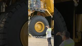 You’ve never seen this in Las Vegas - CAT 798D on the move