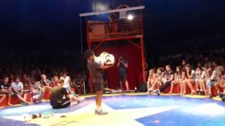 Show on Circus and in Switzerland - www.fussballvirtuose.de Sinan Öztürk 3x World Record Holder