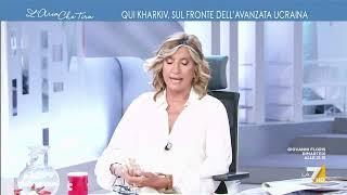 Myrta Merlino ad Alberto Contri: "Ma come, un pacifista come lei con quella maschera così ...
