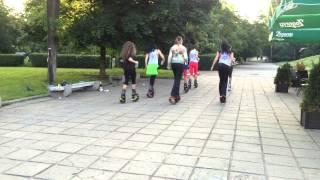 Сутрешно зареждане с Kangoo Jumps в парка!