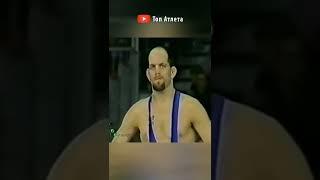 Как мощный борец стал крутым бойцом