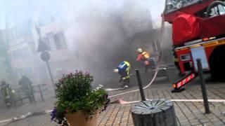 Döner Laden in Besigheim brennt - Feuerwehr Einsatz LIVE Brandbekämpfung HD Der Gerät