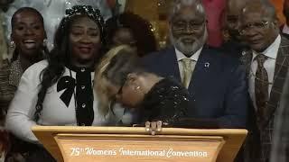 Evangelist Naomi Thomas Closing Praise Break at the 75th COGIC Women's International Convention 2025