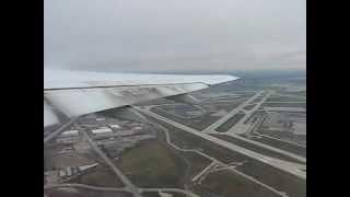 Boeing 777-200 United Airlines. Takeoff from Chicago O'Hare International Airport