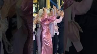 شوف اصحاب العروسه بيعملو اي️#shortvideo #weddingdress #explorepage #dancevideo #foryou