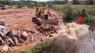 Great Work!Skillfully KOMATSU DOZERS And Dump Trucks Technique Pushing & Dumping Big Stone On Huge