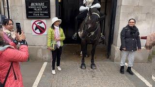 King’s Guard has had Enough of Rude Chinese Tourists badly Behaved at Horse Guards