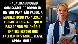 COMISSÁRIA DE BORDO SE PARALISA AO VER QUE O PASSAGEIRO MILIONÁRIO É SEU MARIDO, FALECIDO HÁ 5 ANOS