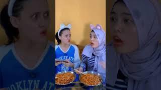 Tantangan makan mie pedas #ngeshortsbareng #comedyterbaru #comedy #comedylucu