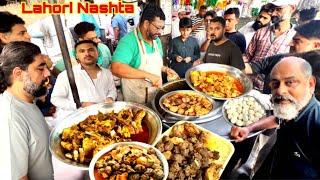 BEST CHANAY IN LAHORE | SALEEM BUTT MUTTON CHANAY | IFTIKHAR IFFI BREAKFAST IN LAHORE STREET FOOD