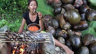 Easy food recipes: Finding Snail and Cooking Snail grilled vs Peppers sauce Tasty delicious