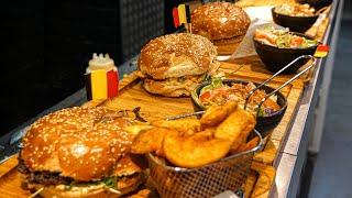 Legendary American burger in this steak house - Halal Street Food