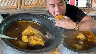 A CHEAP GOTO BULALO IN A POT FOR 150 PESOS