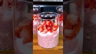 Quick and Easy Berries and Cream Overnight Oats Recipe #shorts