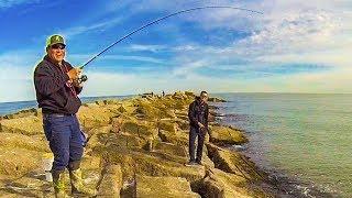 1v1 fishing for the "King of the Jetty" title