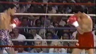 Hector Camacho vs. Jose Luis Ramirez (Clip One)