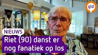 Riet (90) danst nog steeds de sterren van de hemel