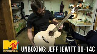 Unboxing a Jeff Jewitt 00-14c with Swiss Moon Spruce and Fiddleback Mahogany