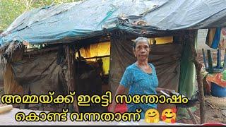 പുതിയ അടുക്കള പണിയുകയാണ് എന്നാലും മഴ പെയ്യ്താൽ പേടിയാണ് 