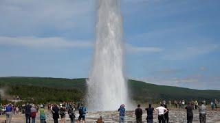 ICELAND'S STROKKUR GEYSER IN GEYSIR HOT SPRINGS (4K)