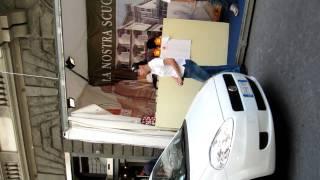 Opera singer at street stall in Florence