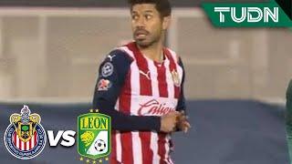 ¡CHUSCO! Oribe Peralta controla y le gritan "tócala, viejito" | Chivas 3-1 León | Partido Amistoso |