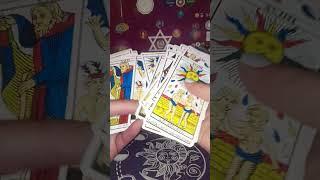 Cómo elegir tu primer mazo de cartas y empezar con el Tarot.