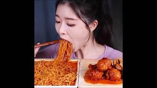 Spicy Noodles, Fried chicken & Spicy fried chicken️ #asmr #mukbang #bigbites #spicy @Fumeyamyam