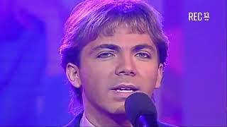 Cristian Castro canta 'Mi vida sin tu amor' en el programa chileno 'Sábado Gigante' (1999)