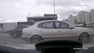 Ох@евшие рязанские водилы, которым ПДД пофиг.