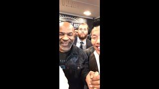 李景亮UFC281纪实：MIKE TYSON 泰森！当我握住你的手，我知道，我握住了最值得尊敬的拳头，我们爱你！