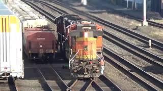 (Southbound) BNSF Job 360 Power Move passes through the Dock Street Bridge.