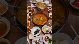 오늘은 뭐 먹지? 점심 메뉴로 얼큰한 해물탕과 개운한 칼국수 한 양푼?!