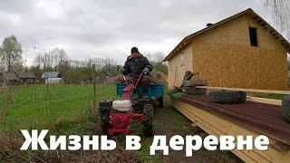 СНОВА холодная неделя, но для нее есть своя работа. Вкалываем в паре с "Беларусом". Жизнь в деревне