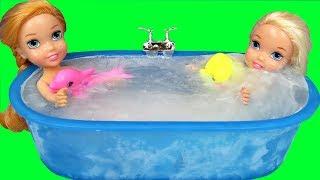 Ice bath !  Elsa & Anna toddlers ! Bubbles - Foam